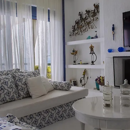 Faidra Villa *